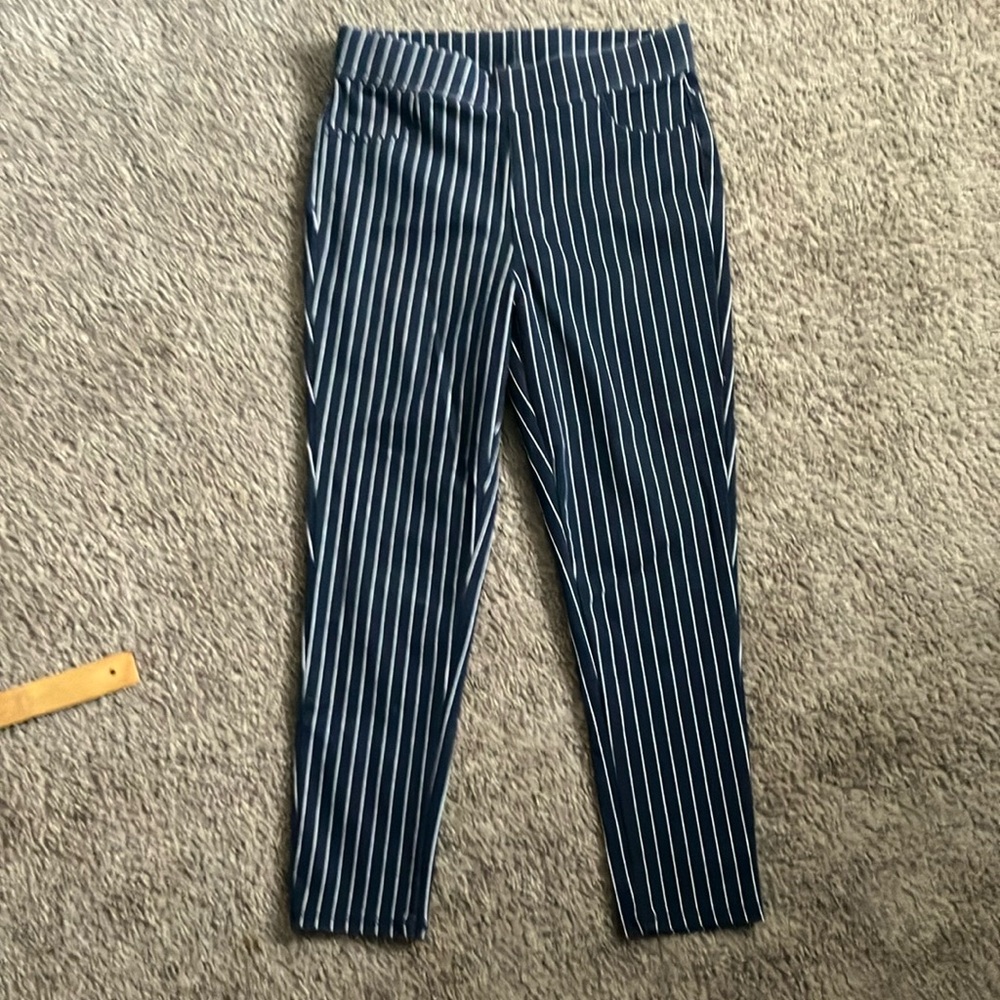 Size small 4-6 skinny stretch pants